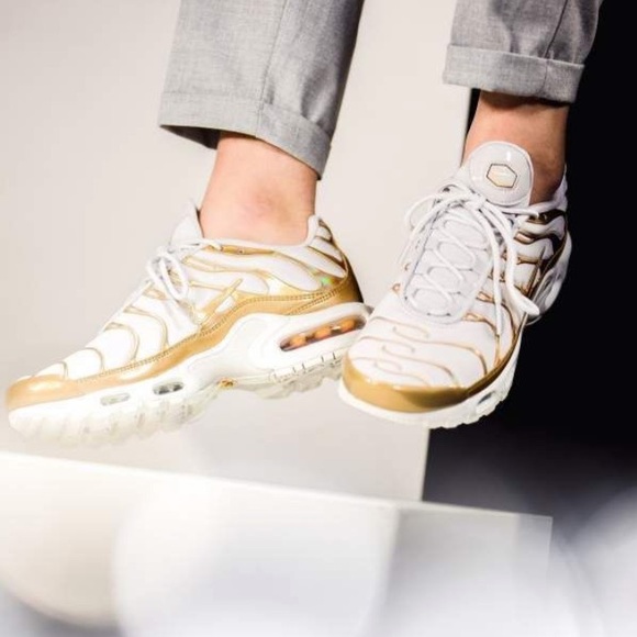 NWT Nike Air Max Plus Vast Grey Gold W AUTHENTIC - Picture 4 of 8